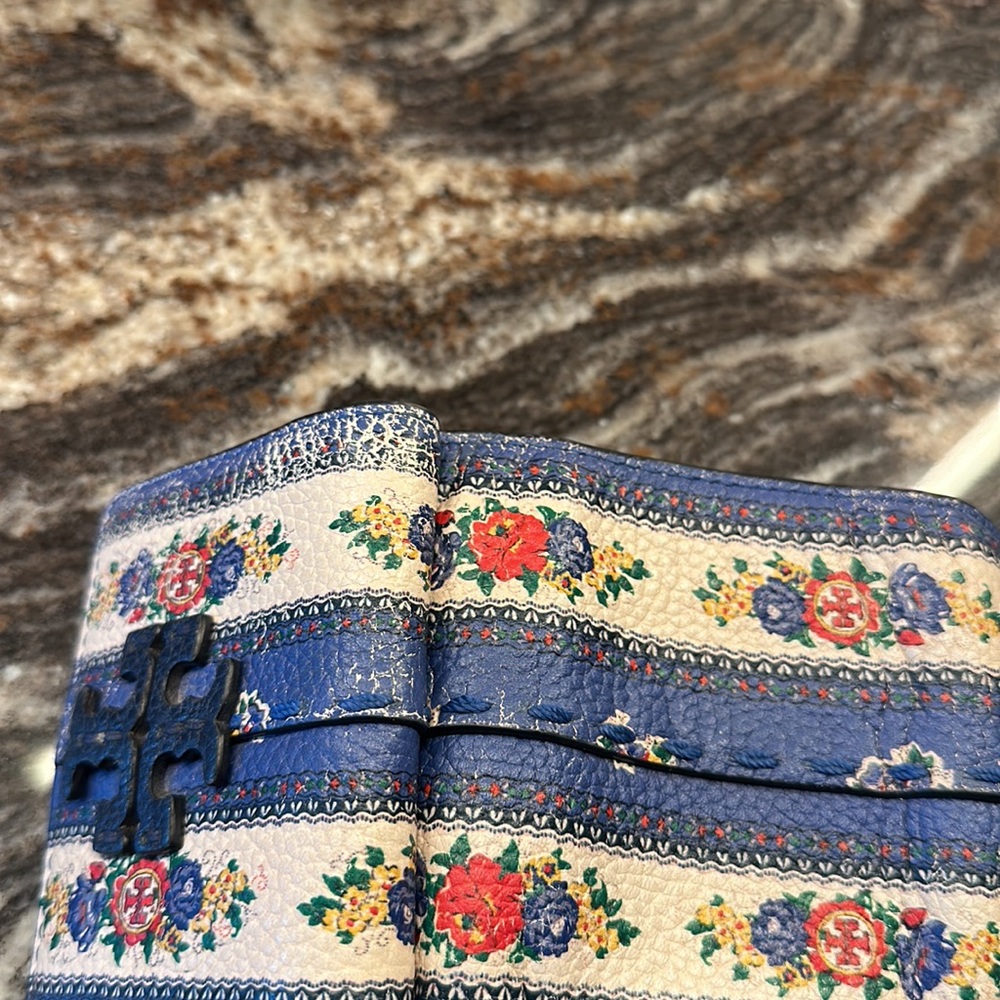 Tory Burch Blue and Cream Floral Logo Bifold Wallet - Picture 5 of 6